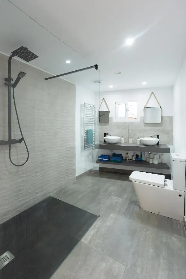 Detached Villa For 6 People In Lloret De Mar With Comunal Outdoor Swimming Pool Puigventos